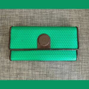 Vintage Liz Claiborne long wallet in vibrant green